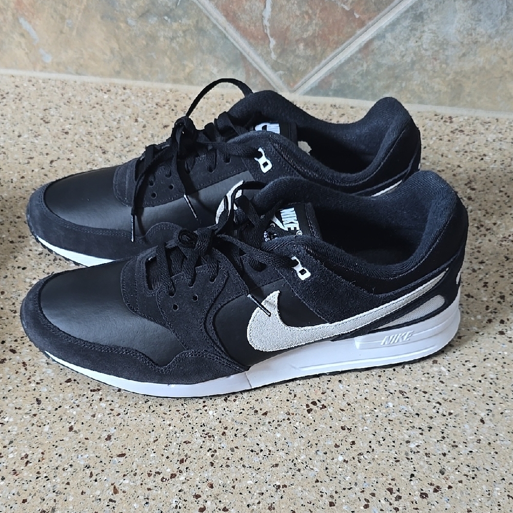 Nike Air Pegasus 89 Golf Black and White Athletic Sneakers